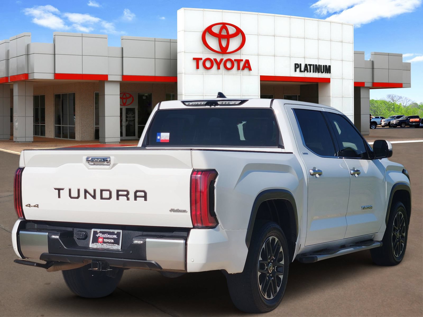 Used 2023 Toyota Tundra Limited AWD/4WD image 4