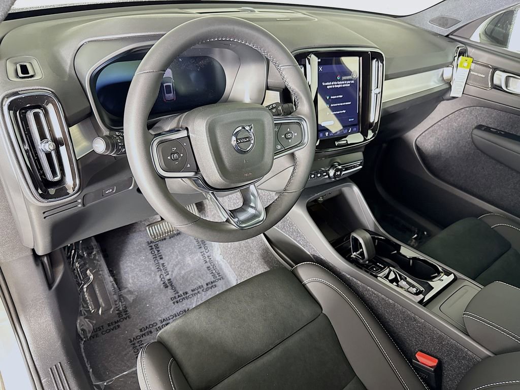 New 2026 Volvo XC40 B5 Ultra w/ Climate Package image 9