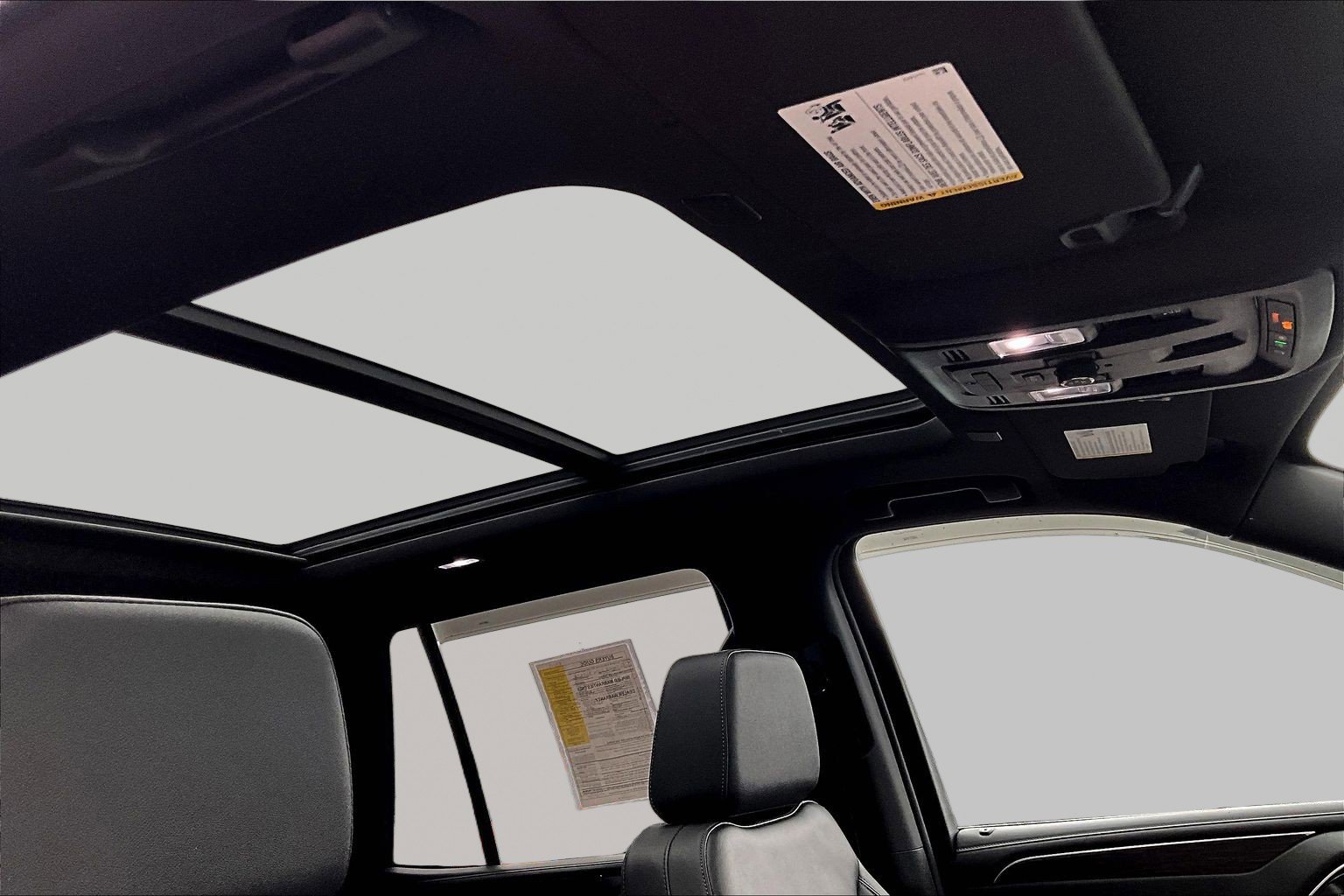 Used 2024 Chevrolet Tahoe Z71 w/ Luxury Package image 19