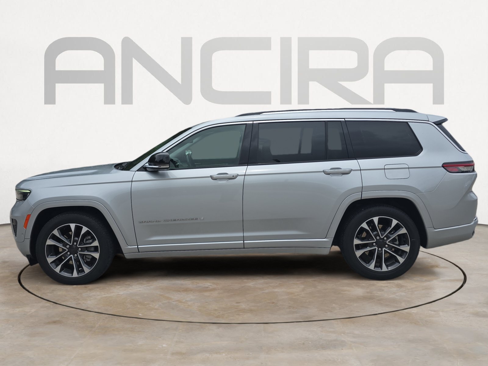 Used 2021 Jeep Grand Cherokee L Overland w/ Advanced Protech Group III AWD/4WD image 7