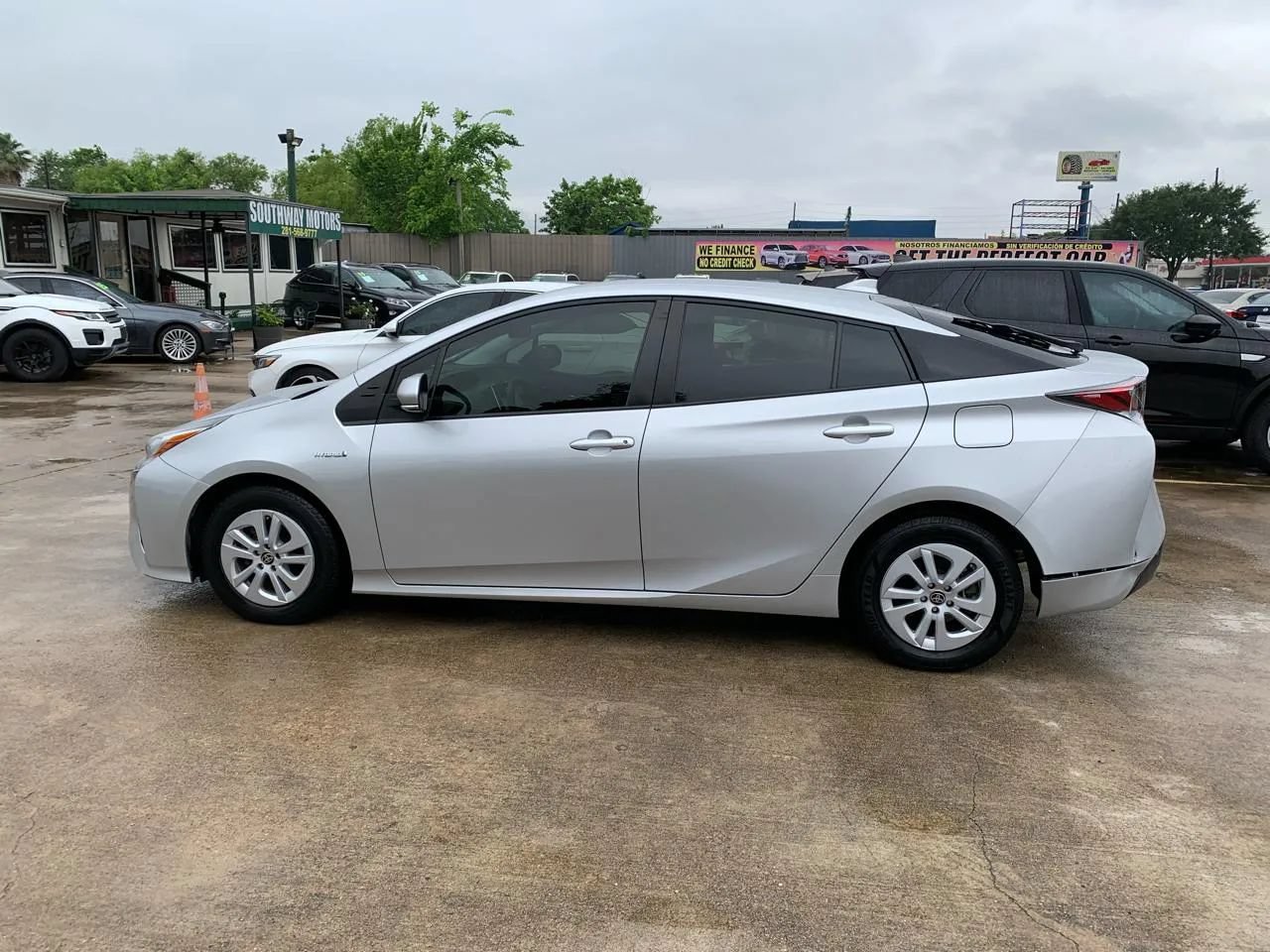 Used 2017 Toyota Prius Two FWD image 9