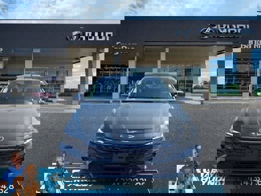 Used 2024 Hyundai Elantra SEL FWD image 3