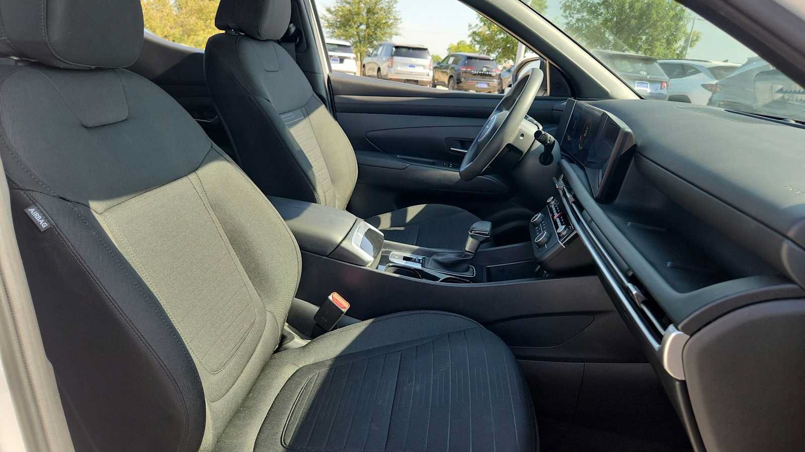 Used 2025 Hyundai Santa Cruz SE FWD image 40