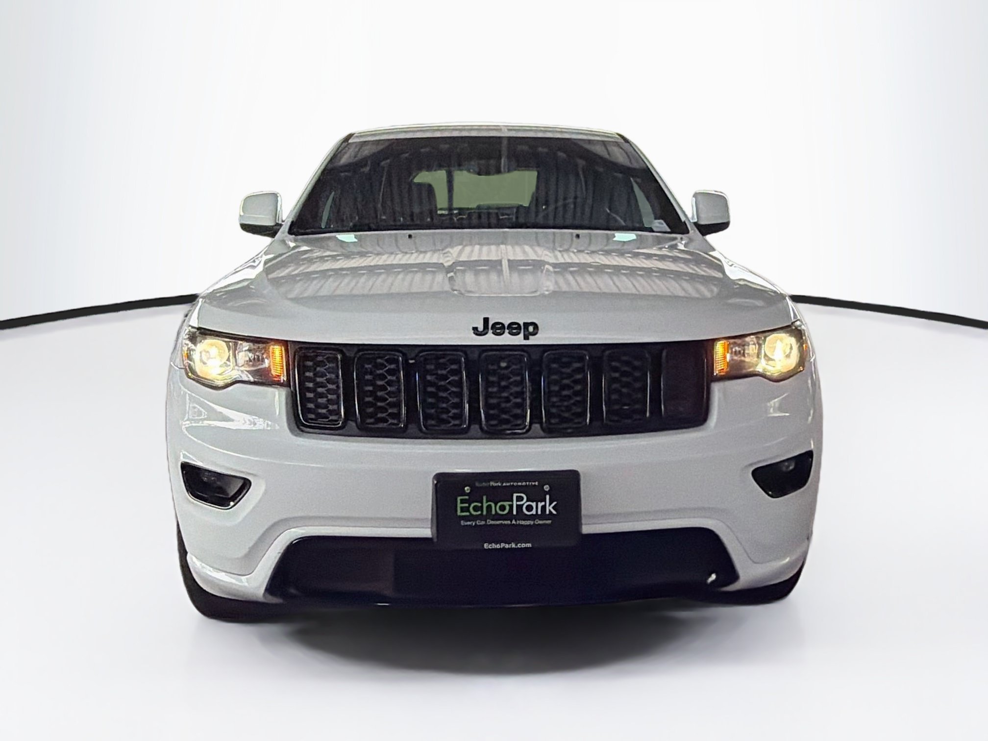 Used 2019 Jeep Grand Cherokee Altitude AWD/4WD image 2