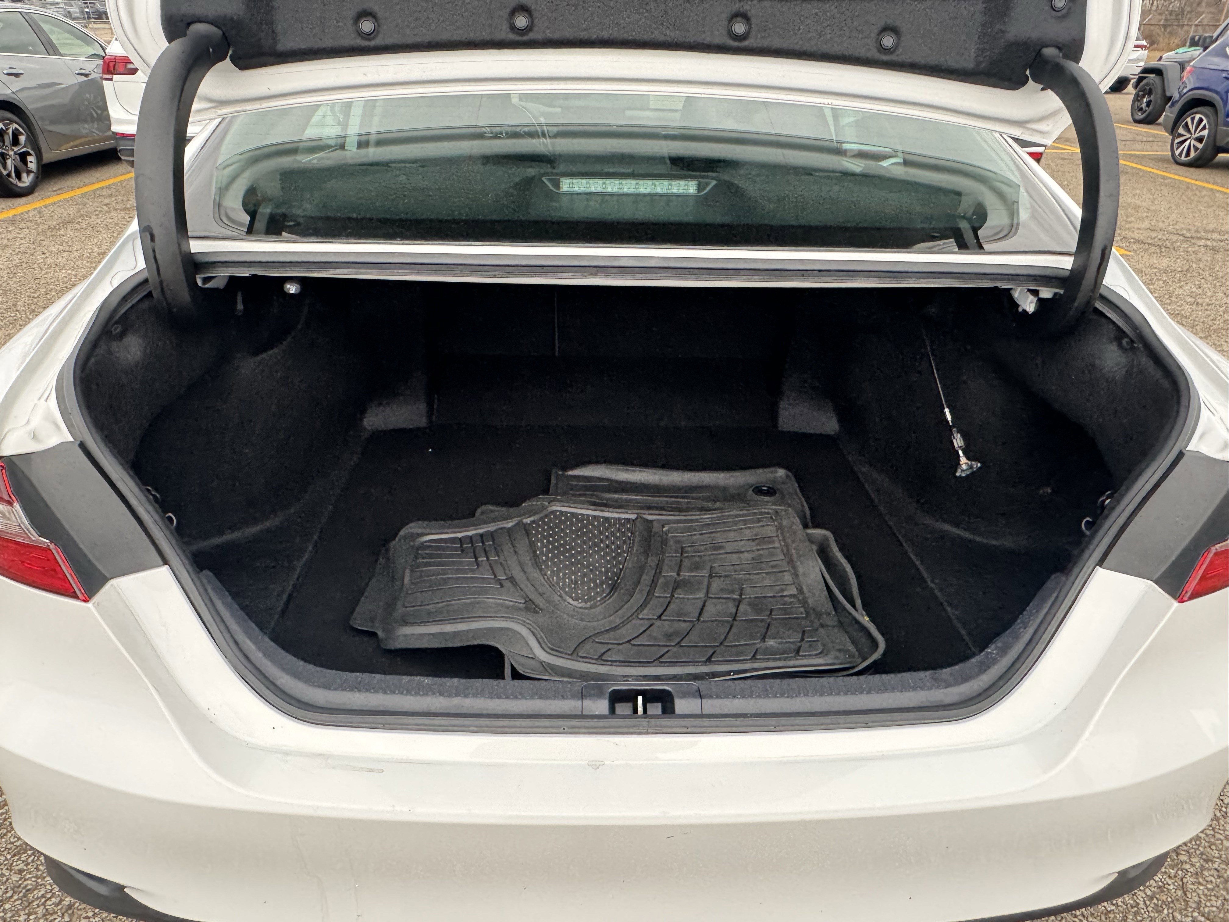 Used 2024 Toyota Camry LE image 8