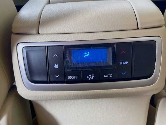 Used 2017 Toyota Highlander Plus AWD/4WD image 24