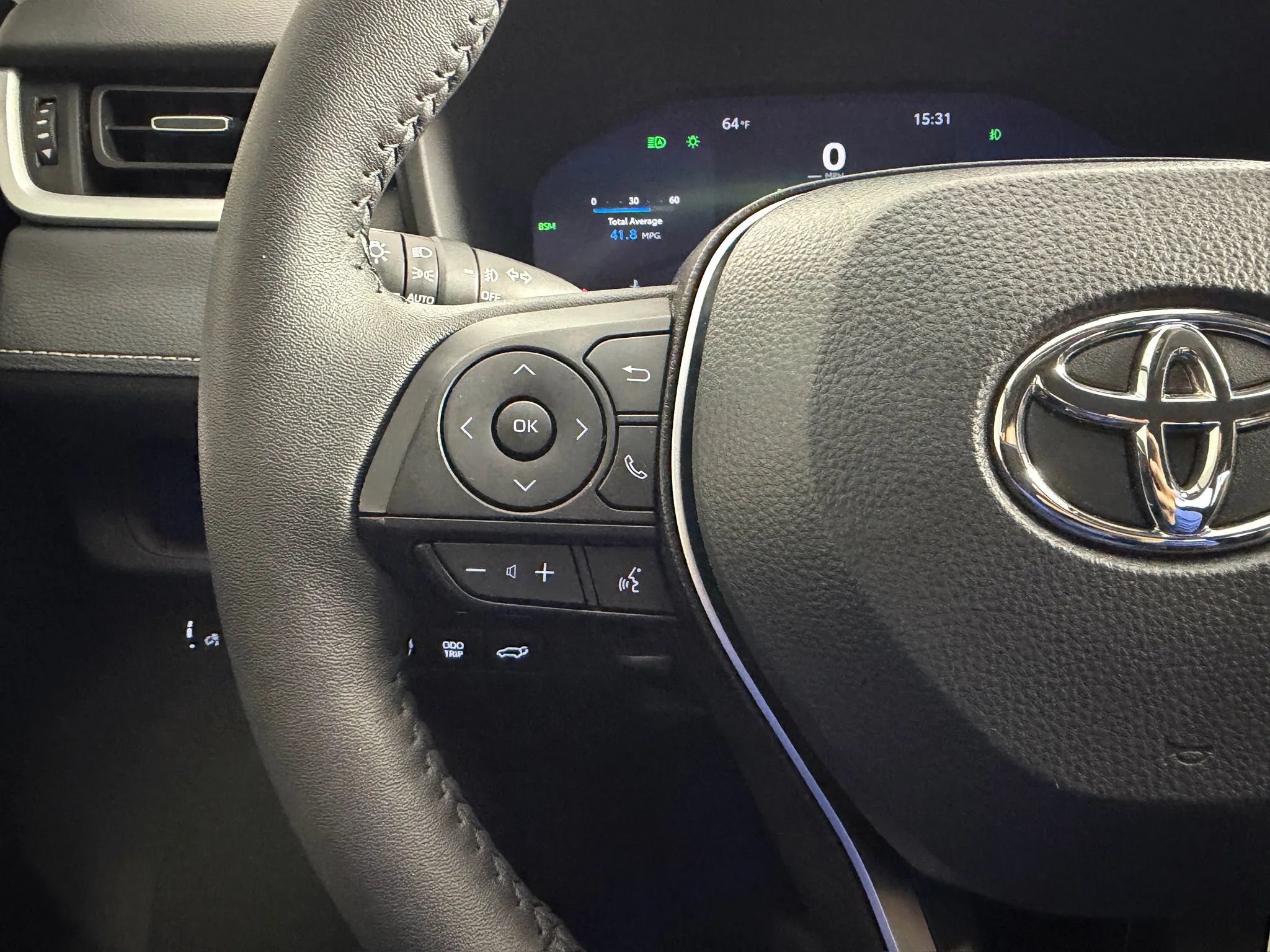 Used 2024 Toyota RAV4 Limited w/ Advanced Technology Package AWD/4WD image 29