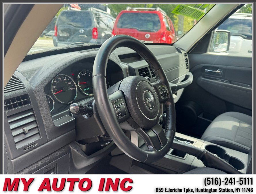 Used 2011 Jeep Liberty Sport AWD/4WD image 19