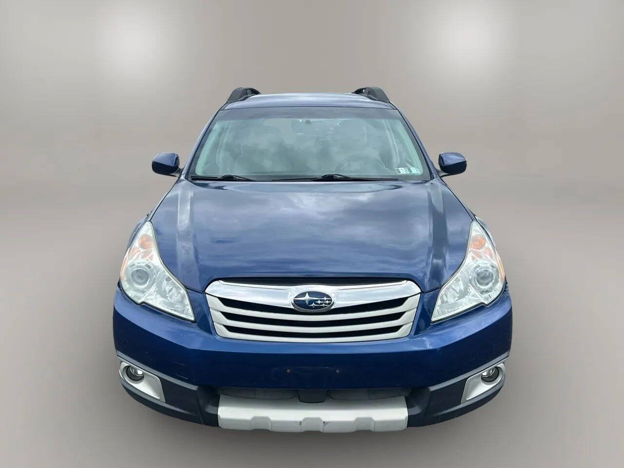 Used 2010 Subaru Outback 3.6R Limited AWD/4WD image 2