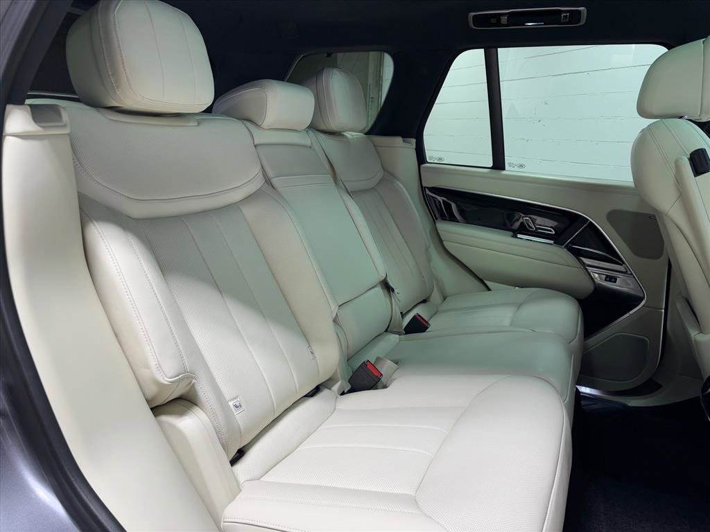 Used 2023 Land Rover Range Rover SE image 39