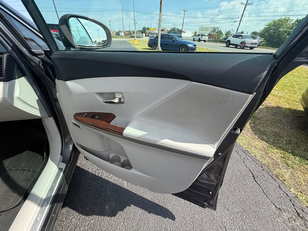 Used 2011 Toyota Venza w/ Comfort Pkg FWD image 21