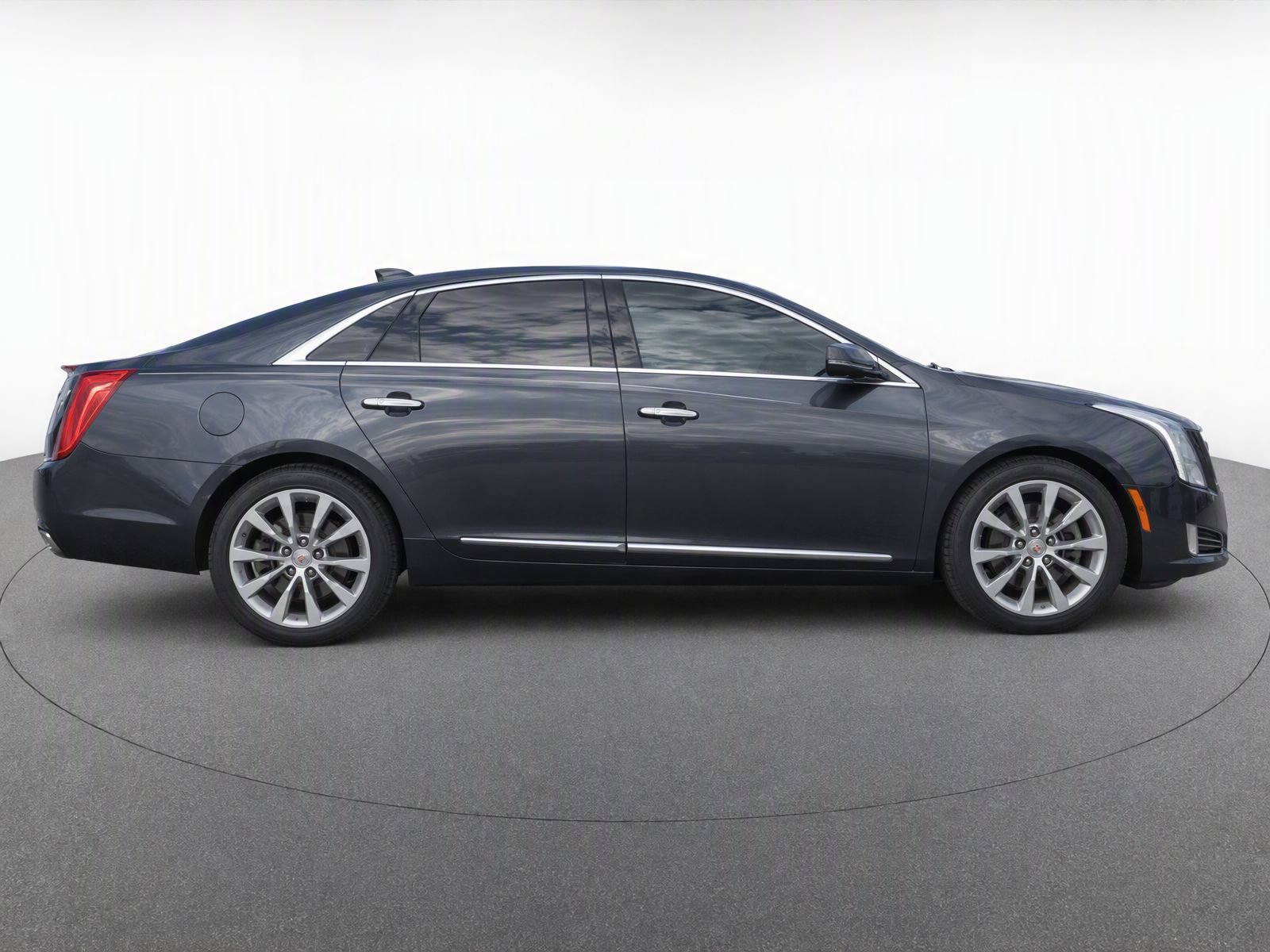 Used 2015 Cadillac XTS Luxury w/ Driver Awareness Package FWD image 8
