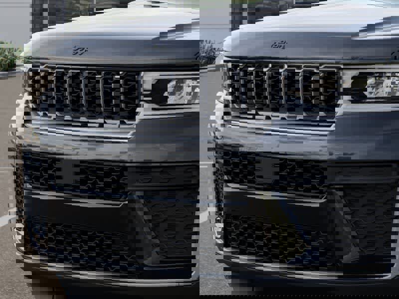 New 2026 Jeep Grand Cherokee Altitude image 11