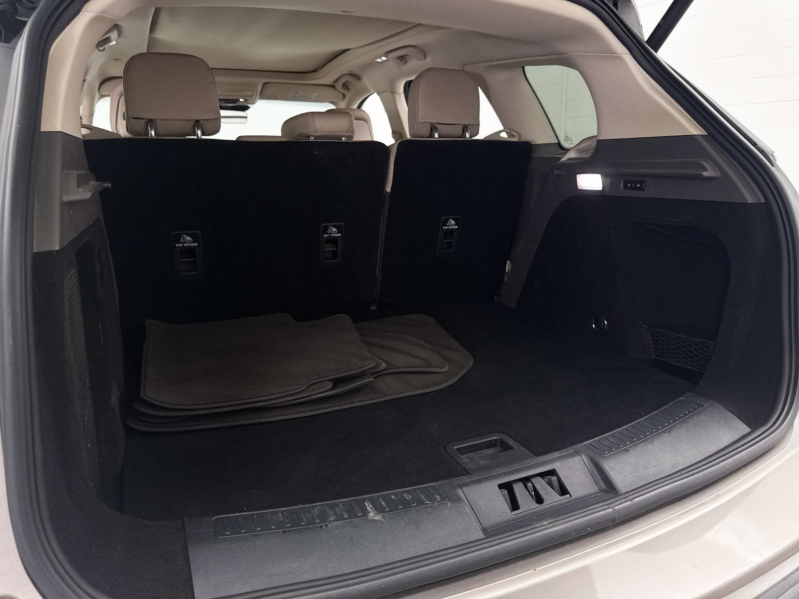 Used 2020 Lincoln Corsair Reserve FWD image 33