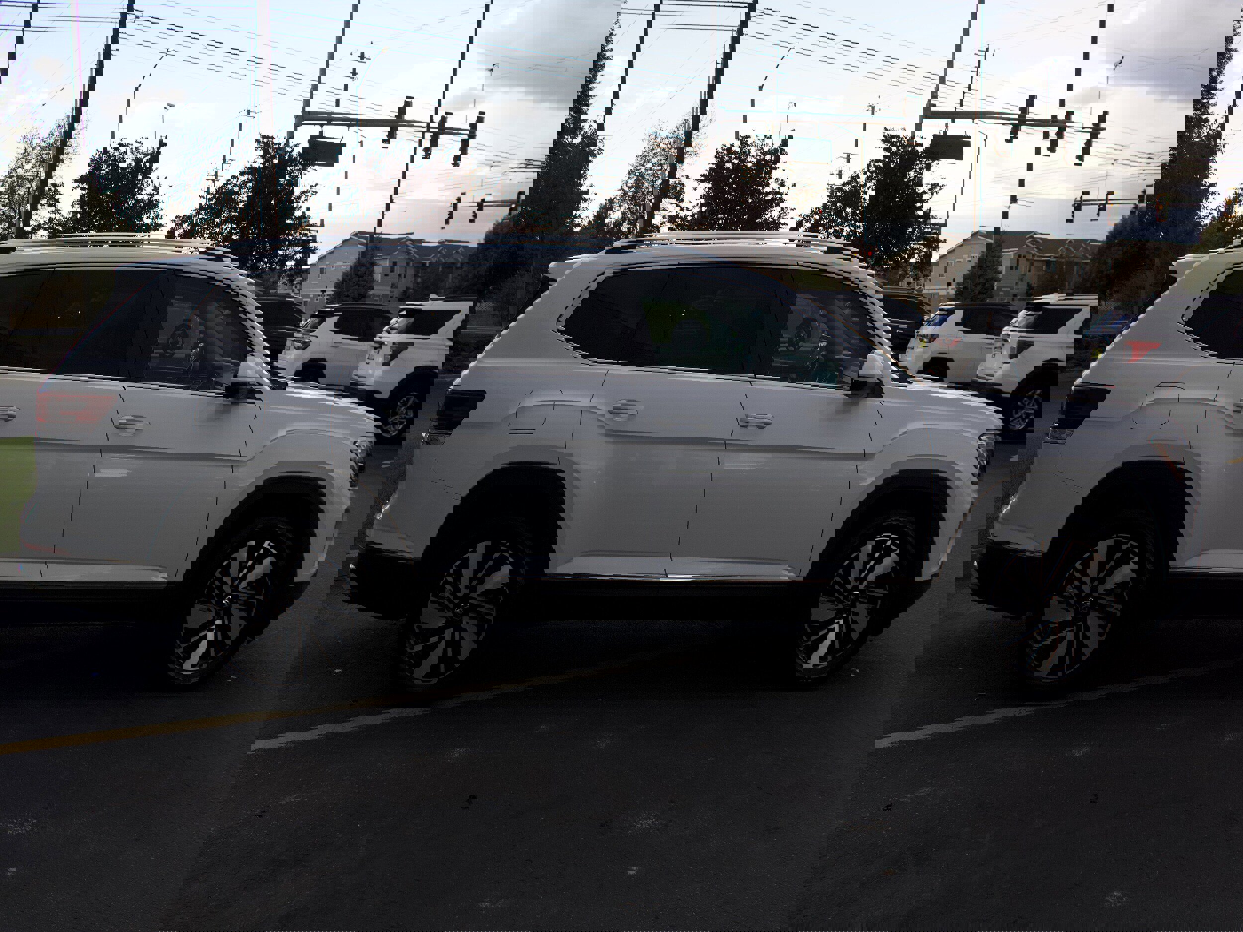 New 2025 Volkswagen Atlas SEL image 4