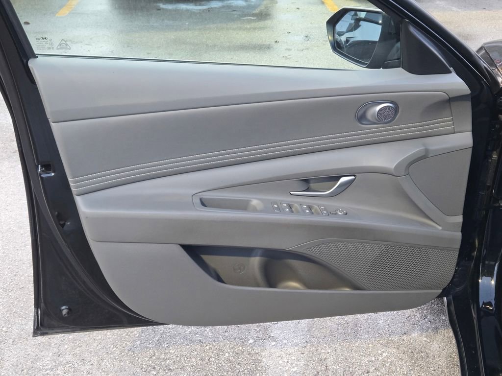 Used 2024 Hyundai Elantra SEL w/ Convenience Package image 26