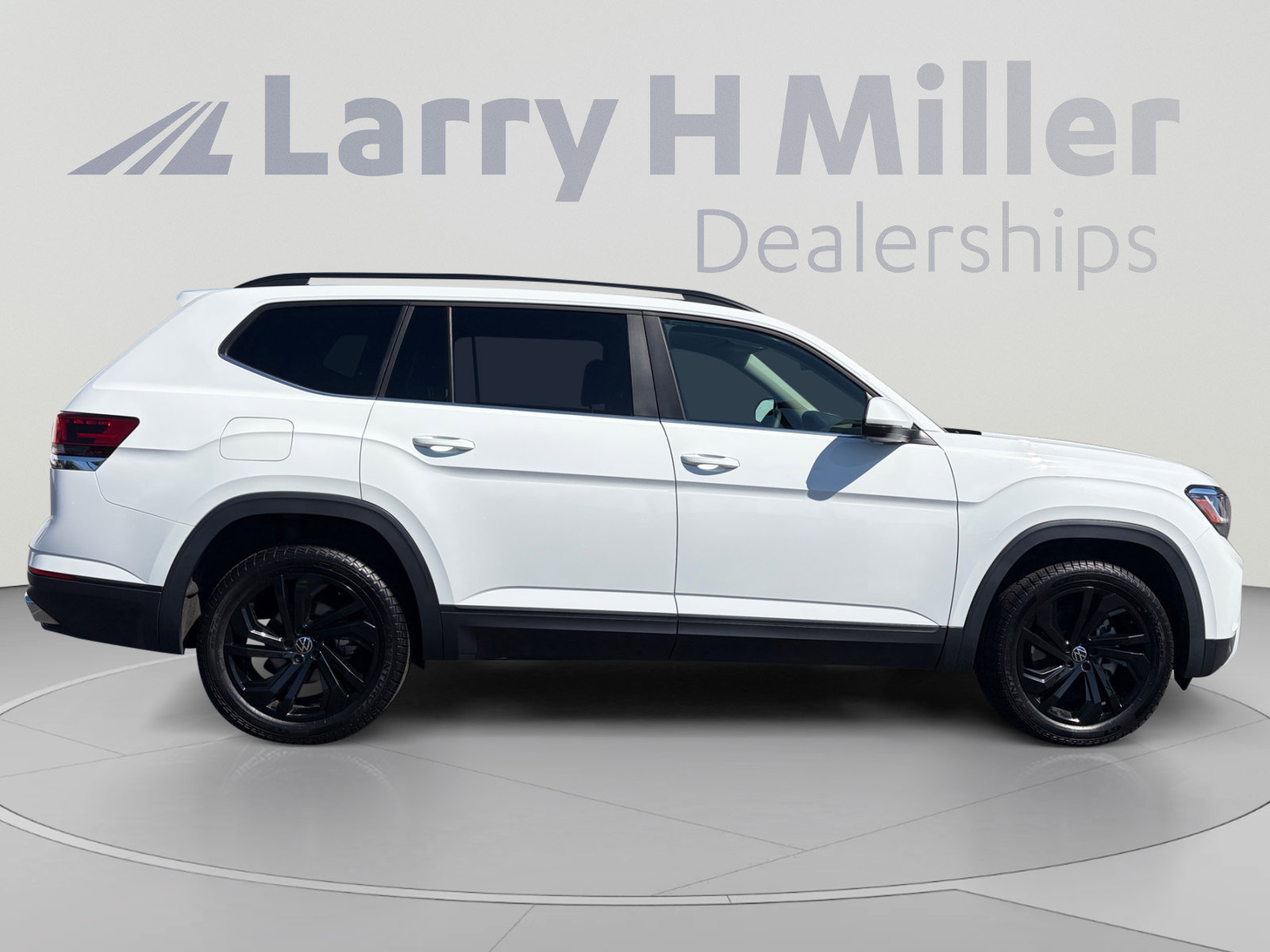 Used 2022 Volkswagen Atlas SE w/ Panoramic Sunroof Package FWD image 6