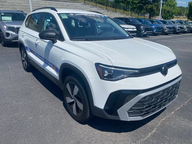 Used 2025 Volkswagen Taos S AWD/4WD image 8