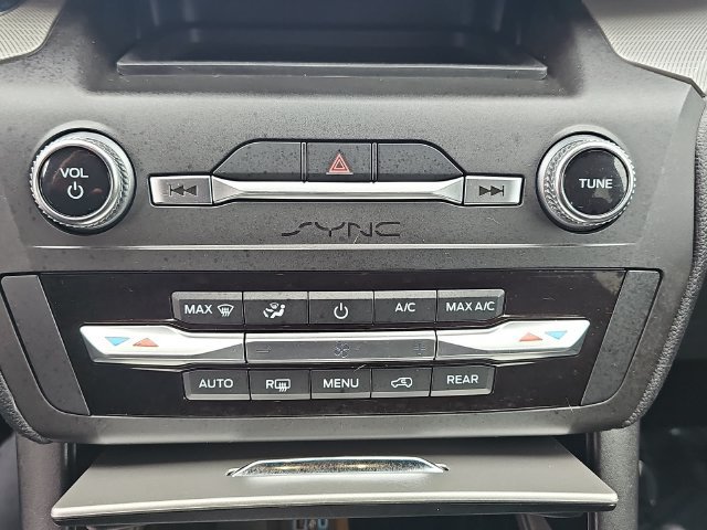 Used 2020 Ford Explorer XLT RWD image 27