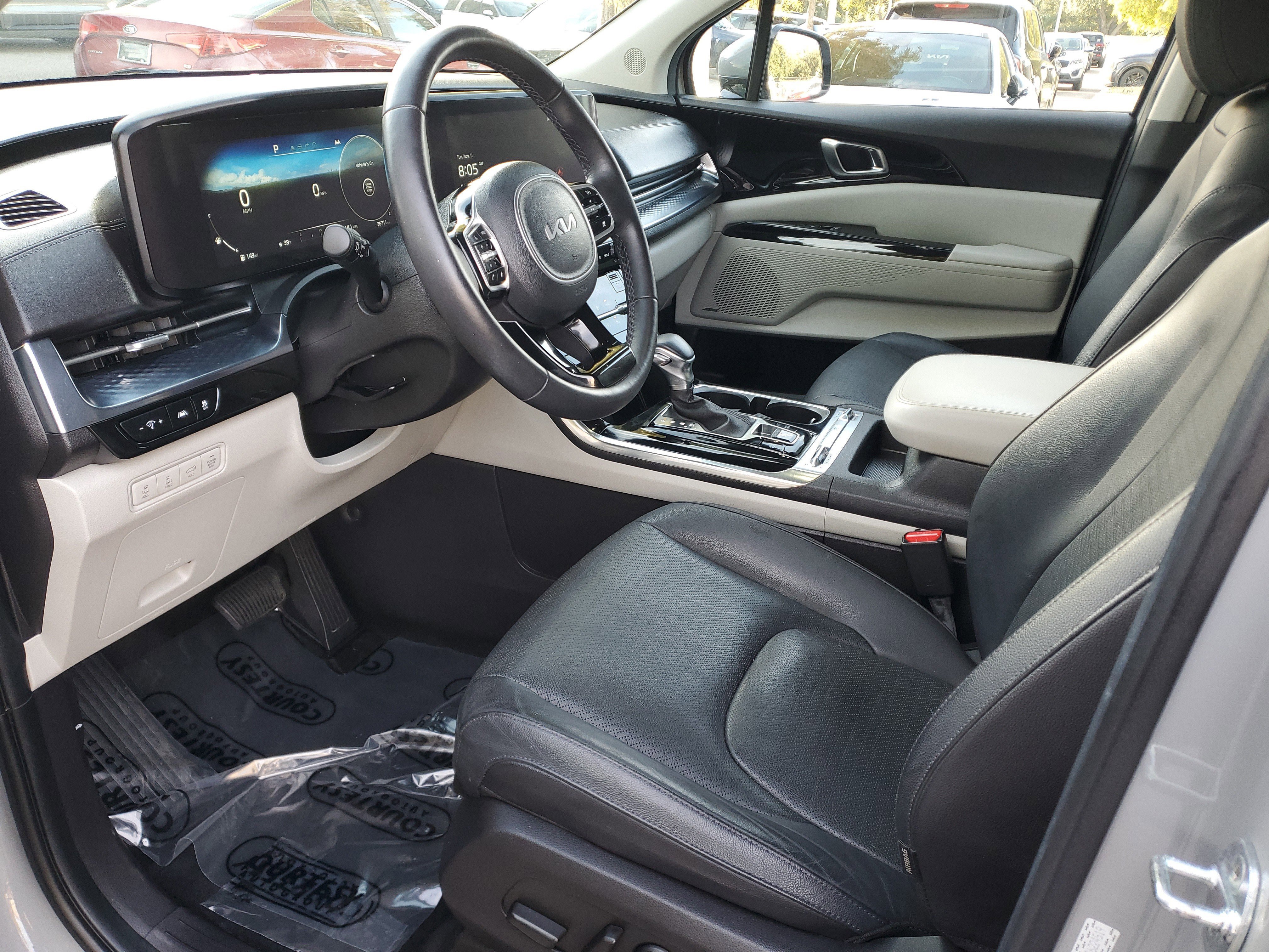 Certified 2023 Kia Carnival SX Prestige image 18