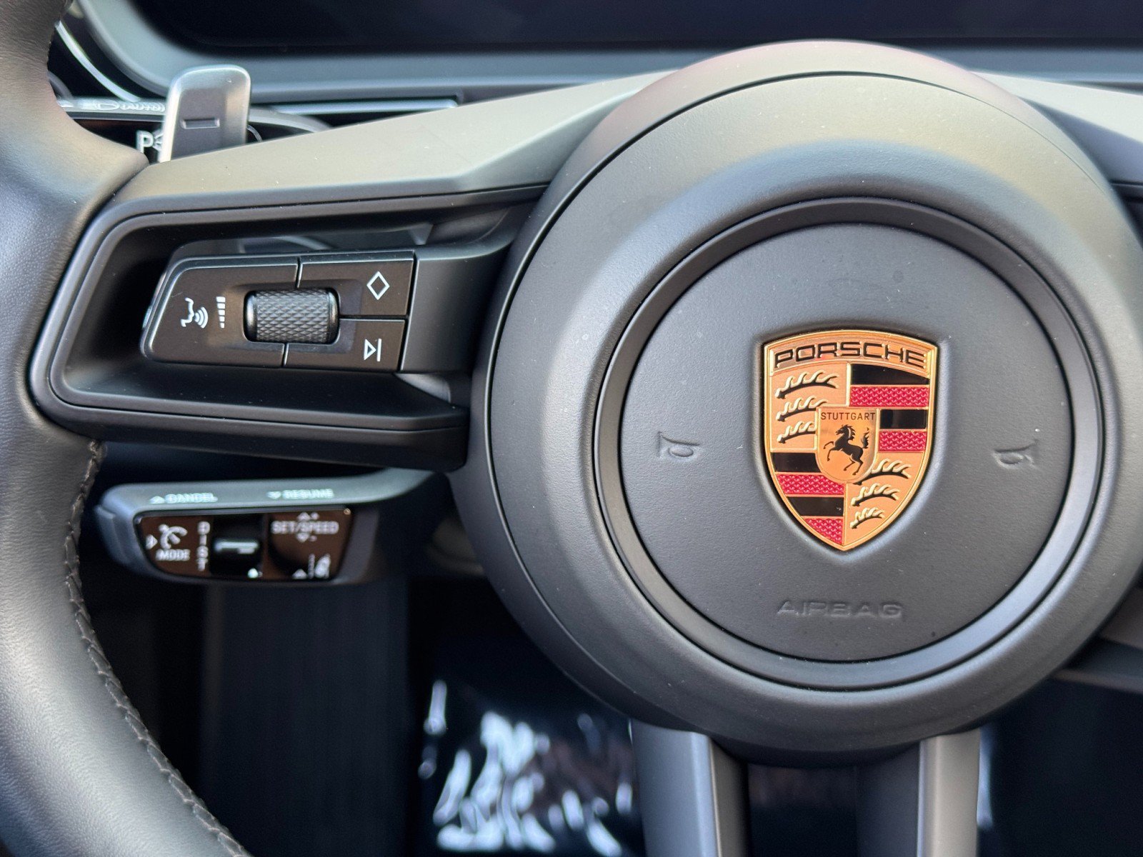 Used 2025 Porsche Cayenne E-Hybrid w/ Premium Package Plus AWD/4WD image 23