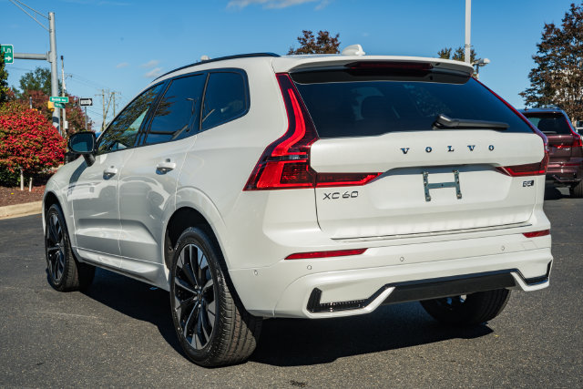 New 2027 Volvo XC60 B5 Plus AWD/4WD image 5