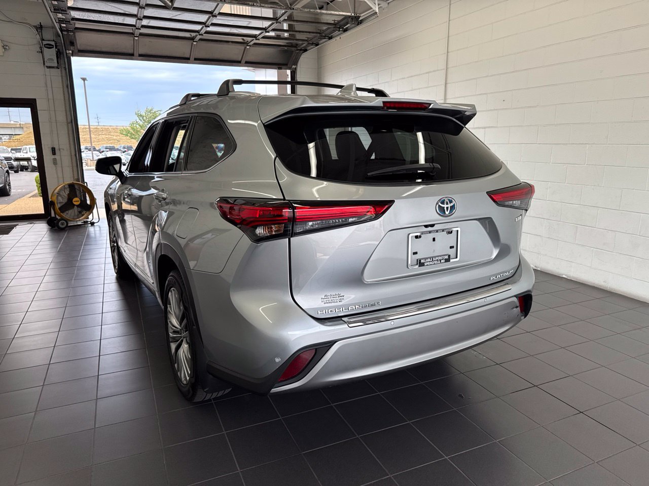 Used 2021 Toyota Highlander Platinum AWD/4WD image 6