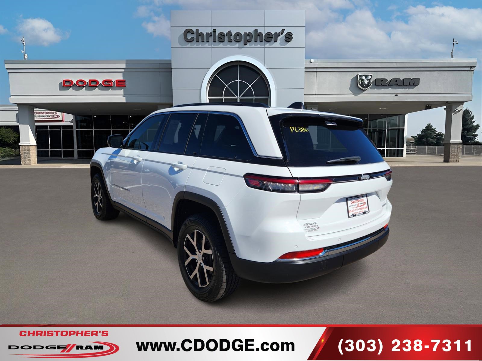 Used 2024 Jeep Grand Cherokee Limited image 5