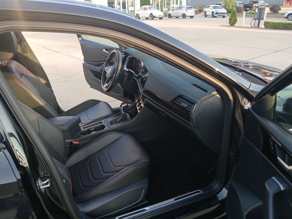 Used 2024 Volkswagen Jetta GLI Autobahn FWD image 24