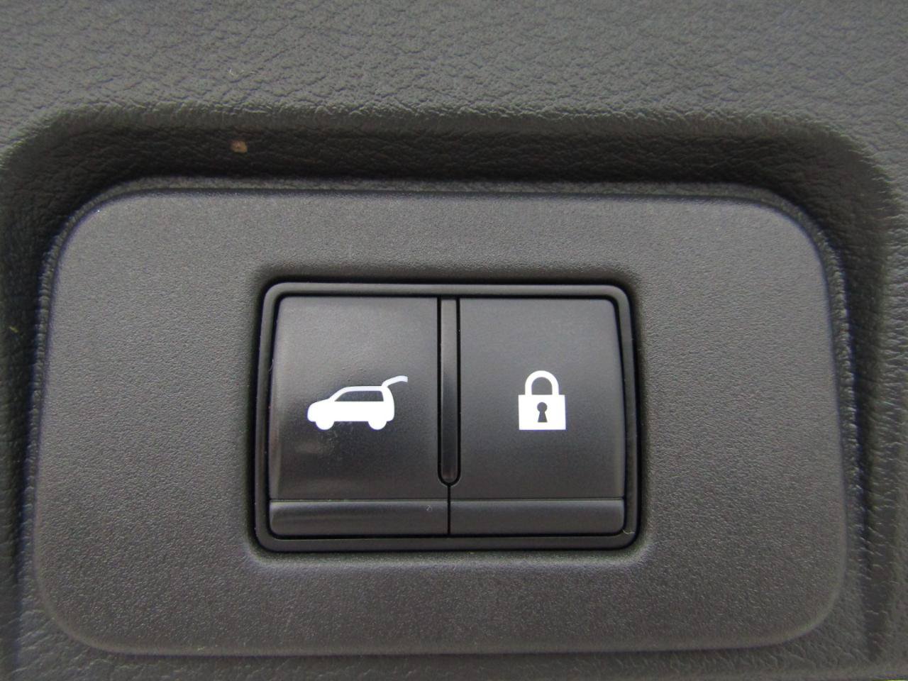 Used 2024 Nissan Rogue SV w/ SV Premium Package AWD/4WD image 8