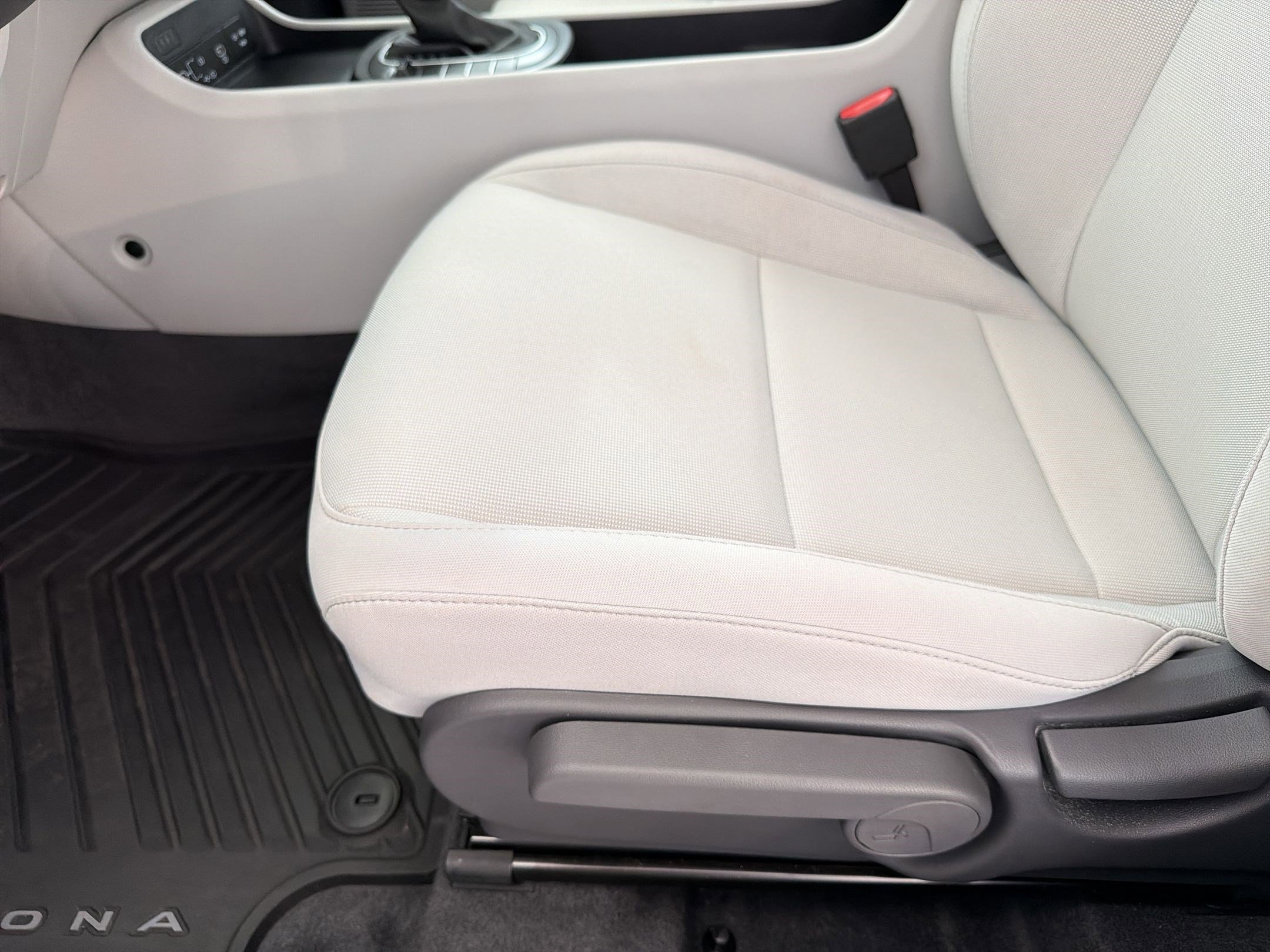 Used 2026 Hyundai Kona SE image 14