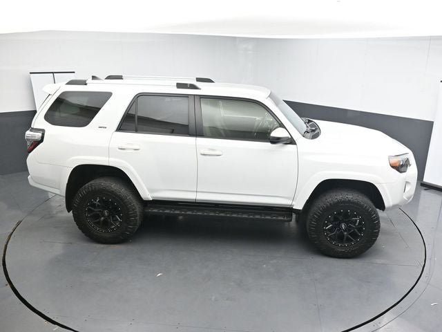 Used 2022 Toyota 4Runner SR5 AWD/4WD image 26