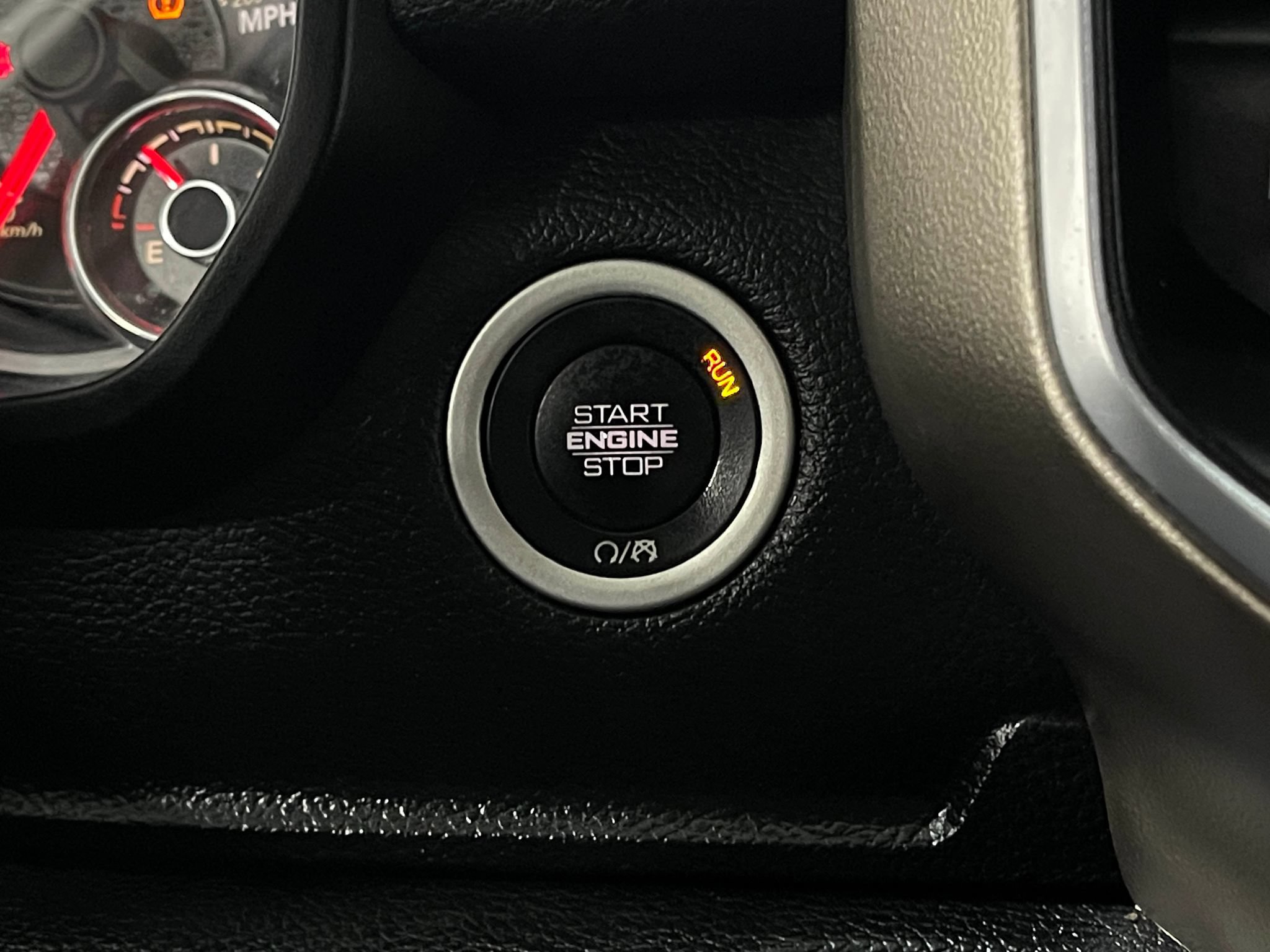 Used 2020 RAM 1500 Laramie AWD/4WD image 20