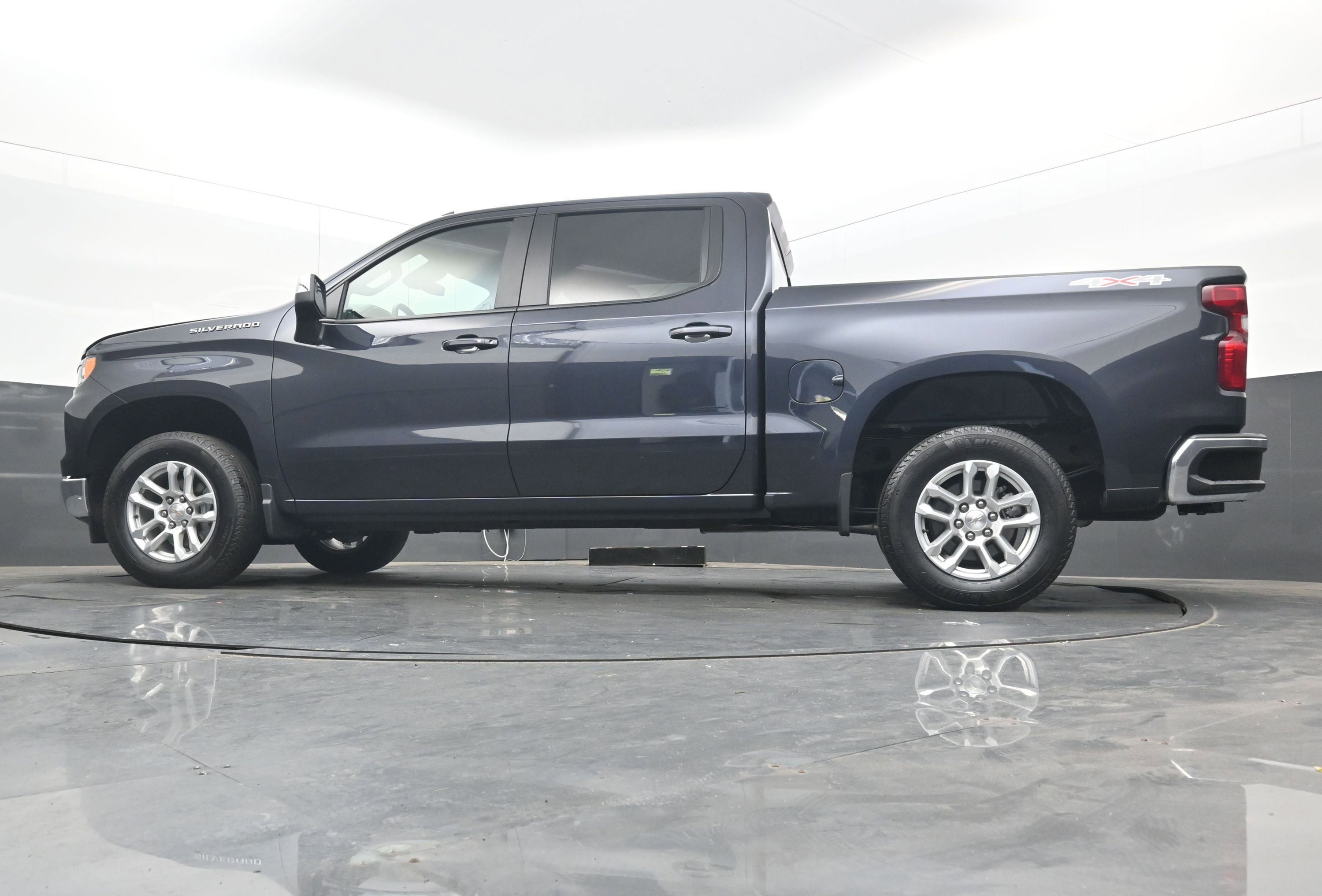 Used 2024 Chevrolet Silverado 1500 LT image 23