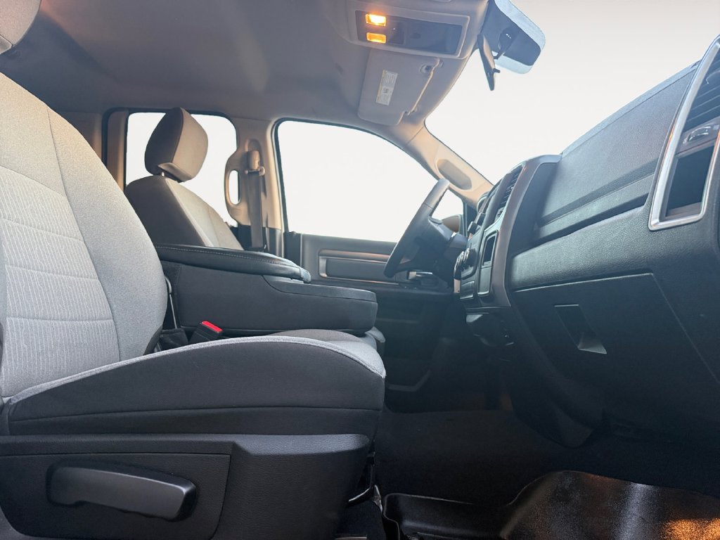 Used 2024 RAM 1500 Classic SLT AWD/4WD image 15