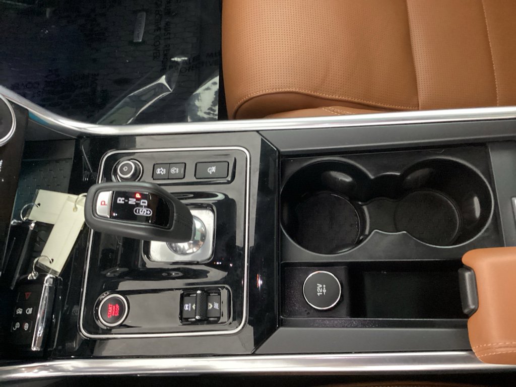 Used 2020 Jaguar XE R-Dynamic S image 27