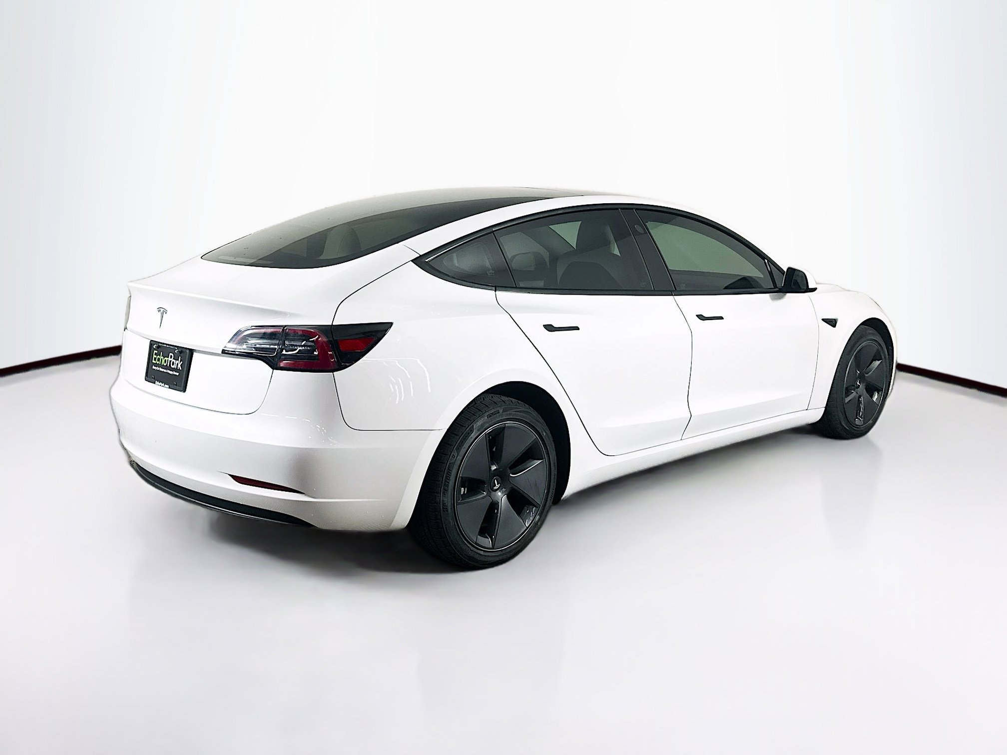 Used 2023 Tesla Model 3 Standard Range image 9