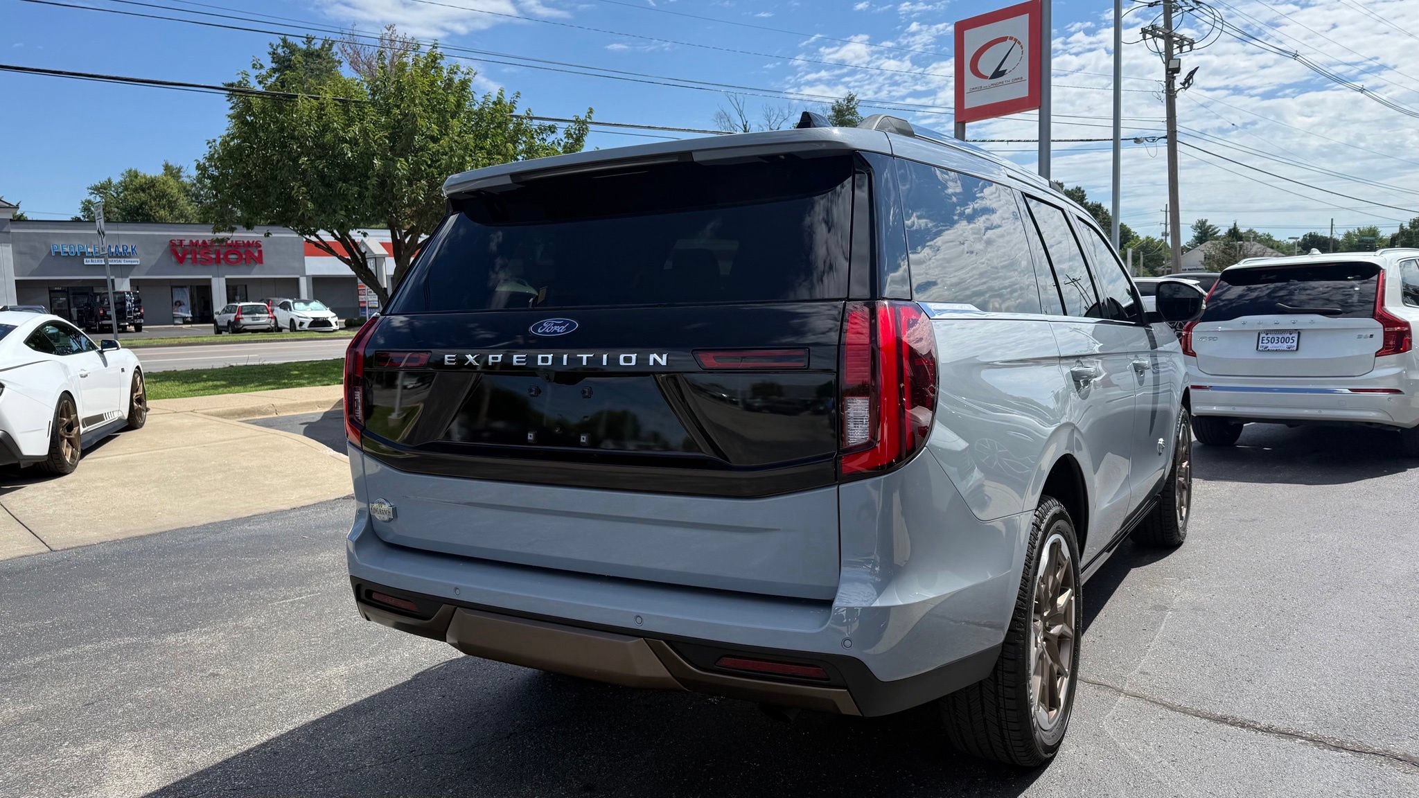 Used 2025 Ford Expedition King Ranch AWD/4WD image 12