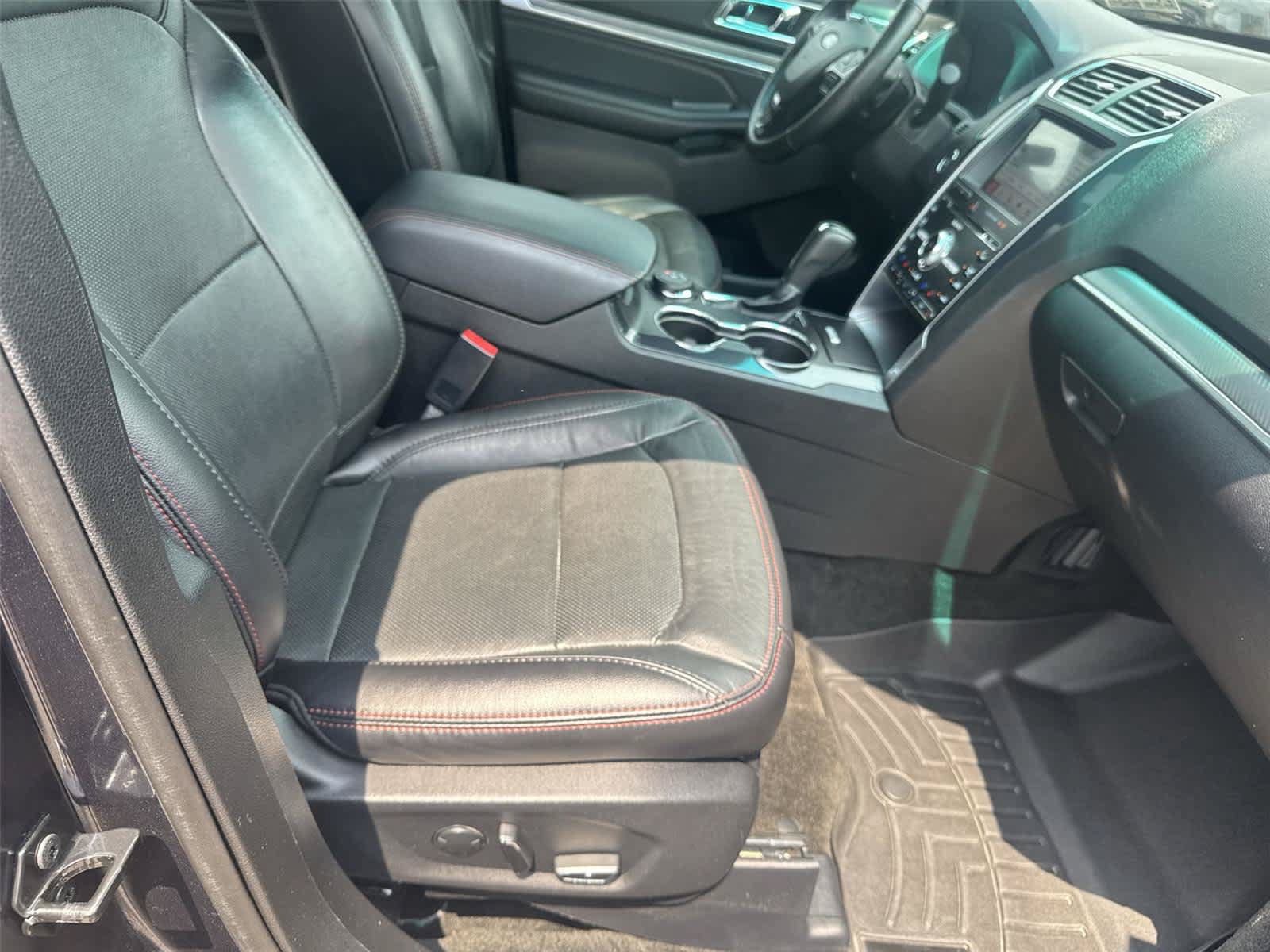Used 2017 Ford Explorer Sport w/ Equipment Group 401A AWD/4WD image 19