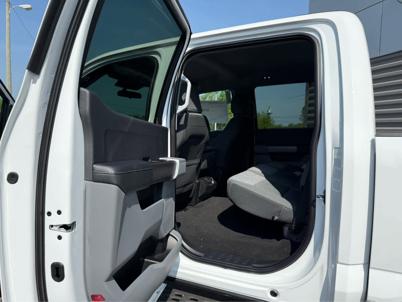 New 2025 Ford F350 XLT w/ Tremor Off-Road Package image 19