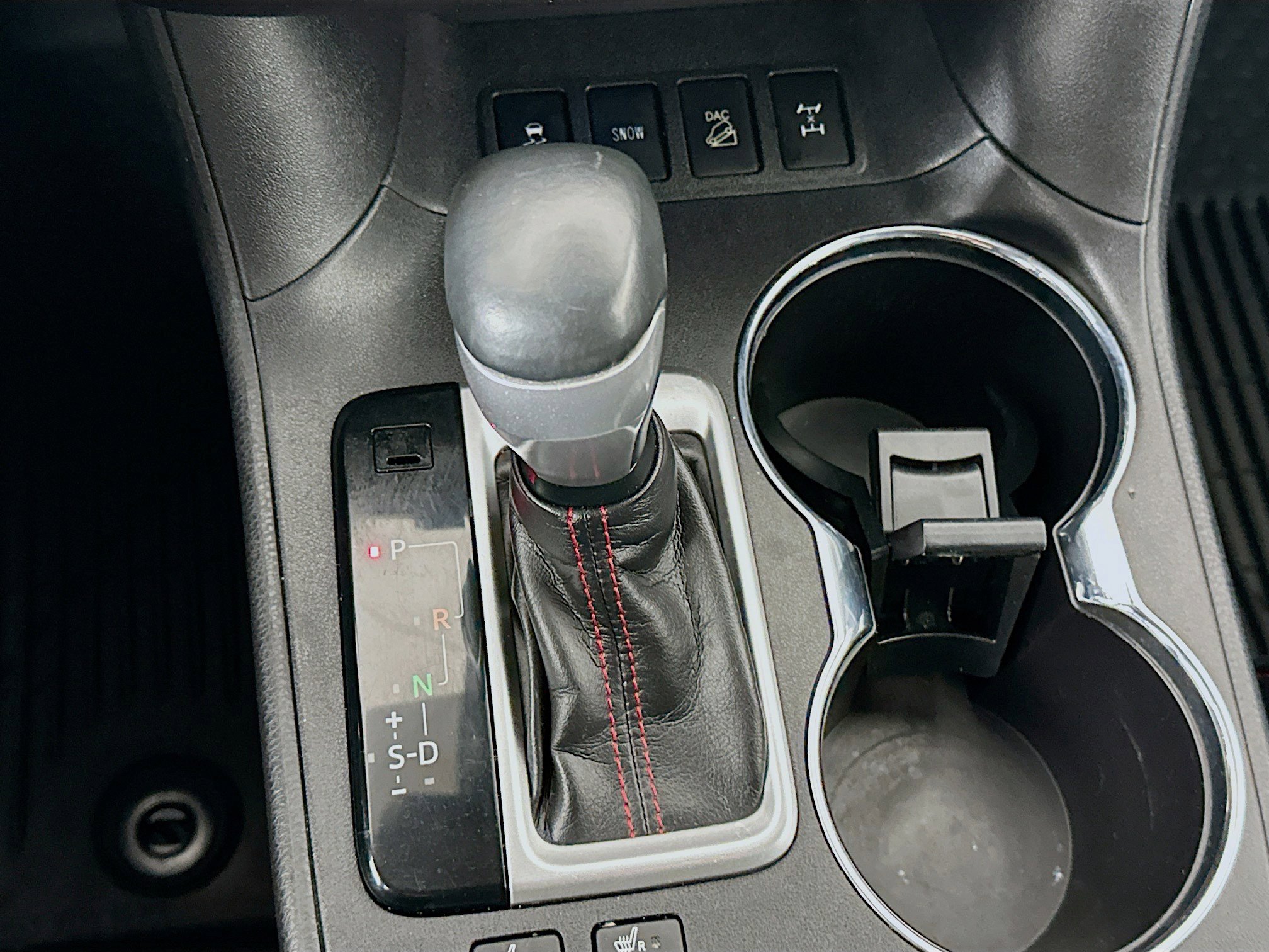 Used 2019 Toyota Highlander SE w/ Nightshade Edition AWD/4WD image 23