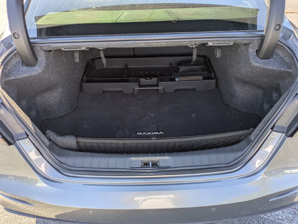 Used 2023 Nissan Maxima SR w/ Sport Mat Group FWD image 13