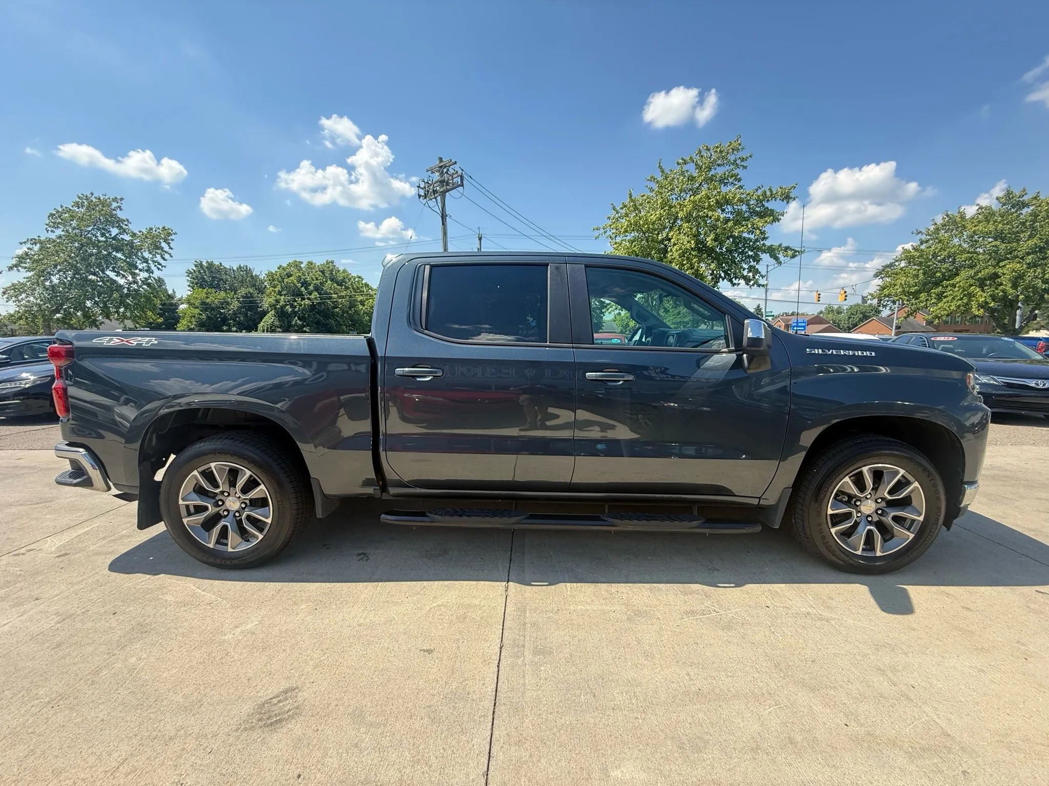 Used 2020 Chevrolet Silverado 1500 LT image 6