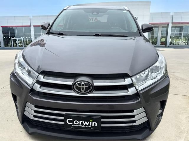 Used 2017 Toyota Highlander XLE w/ Protection Package #3 AWD/4WD image 45