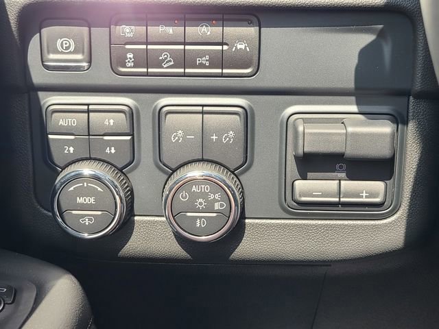 New 2025 Chevrolet Suburban High Country image 38