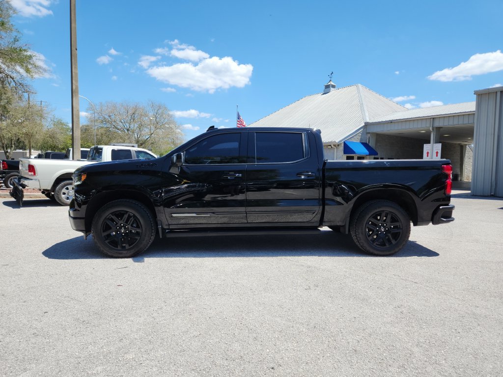 Used 2024 Chevrolet Silverado 1500 High Country w/ Midnight Edition AWD/4WD image 6