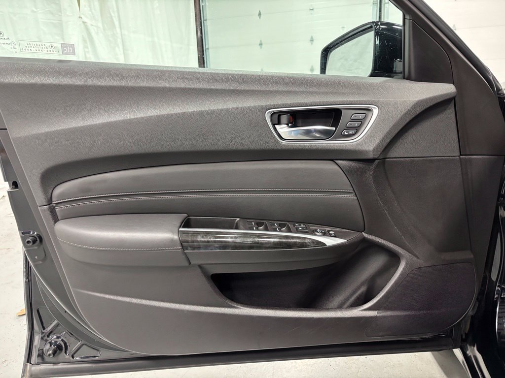 Used 2020 Acura TLX FWD image 8