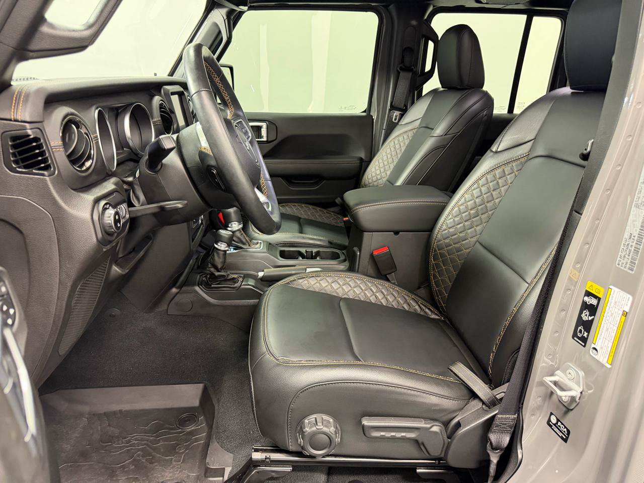 Used 2022 Jeep Gladiator Overland AWD/4WD image 4