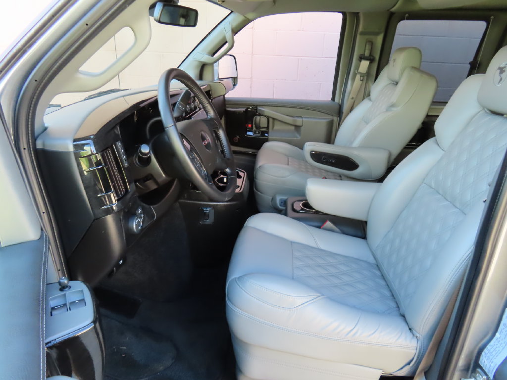 Used 2024 GMC Savana 2500 Extended w/ Driver Convenience Package RWD image 32