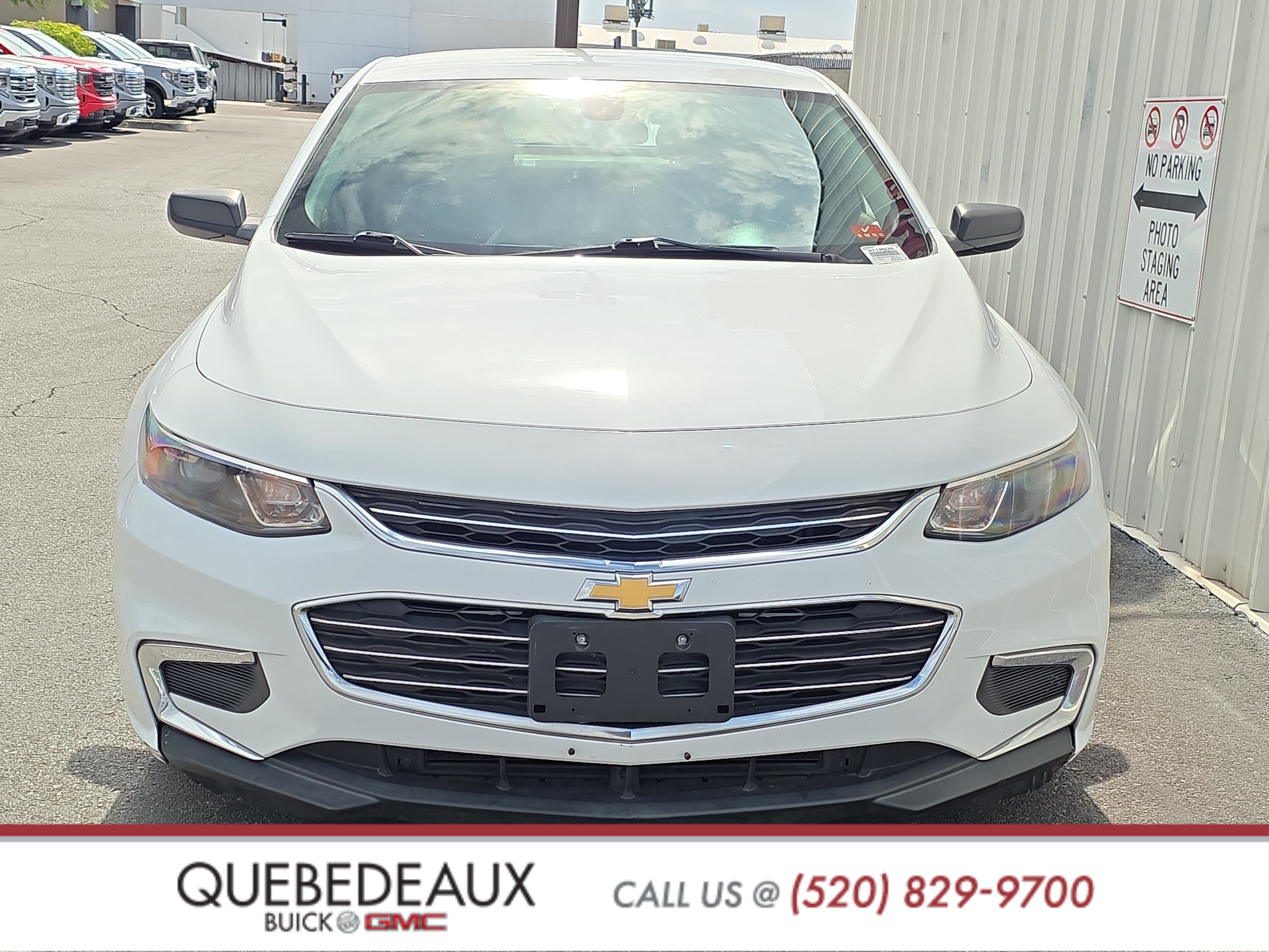 Used 2018 Chevrolet Malibu LS FWD image 2